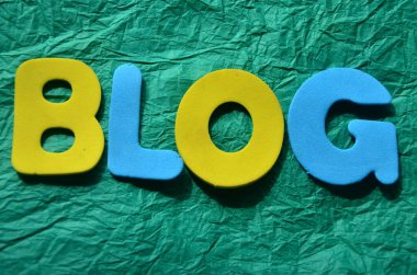 özet bir arkaplanda blog sözcüğü