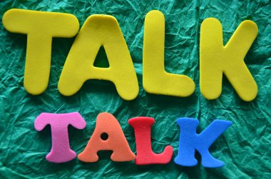 Soyut renkli arkaplanda kelime konuşması