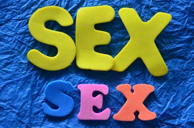 Soyut renkli arkaplanda kelime seksi