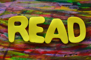 soyut bir renkli arka plan üzerinde kelime okumak