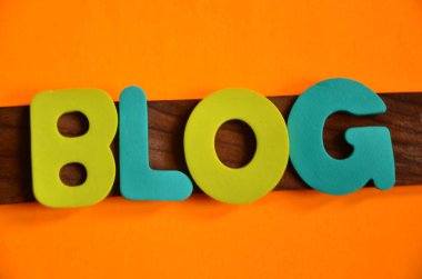tahta zemin üzerine blog kelimesi.