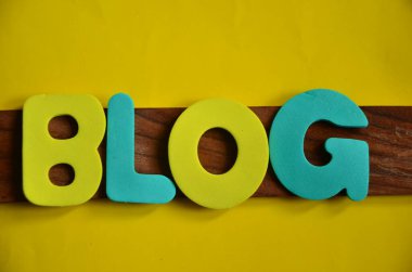 Soyut arkaplan üzerine kelime yazma