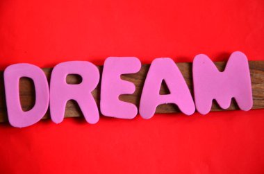 rüya kelime ahşap arka plan üzerinde