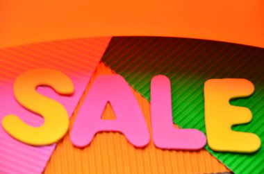 Sarı arka planda kelime satışı