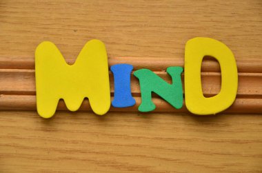 Soyut arkaplanda alfabe harfi