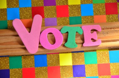 soyut renkli arkaplanda kelime oyunu