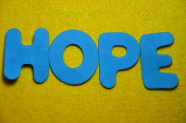 Soyut arkaplan ve umut kavramı için umut kelimesi