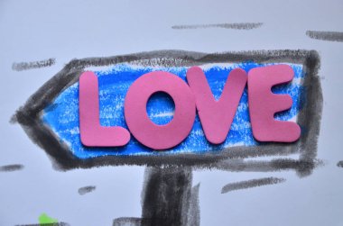 bir soyut kelime aşk