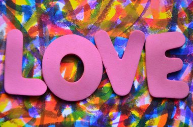 ahşap zemin üzerinde aşk mektupları