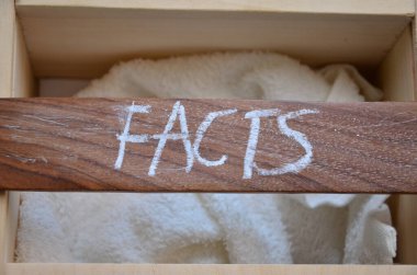 Ahşap arka plan üzerinde metin