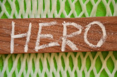 Tahta arka planda çok sevdiğim bir kelime