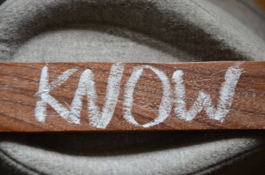 o kelimeyi biliyorum soyut üzerinde