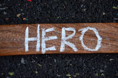 ahşap harflerle yazılmış kelime