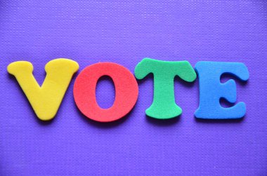 soyut renklerde oy kullanma