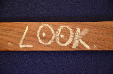 Ahşap bir arka planda 