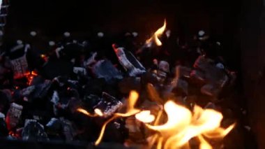 kömürler açık havada ateşleme