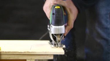 Bir yapboz gibi Carpenter çalışıyor