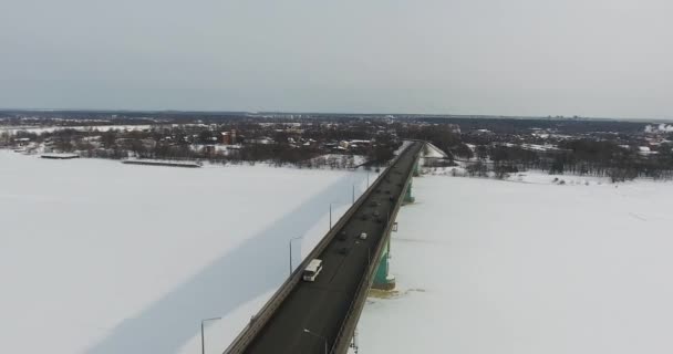 Puente fluvial en Rusia — Vídeo de stock