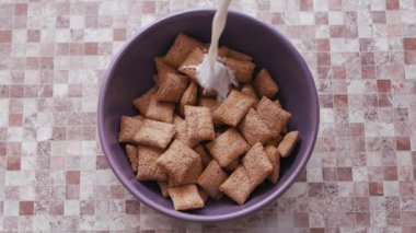 Çikolata ve süt ile yastık