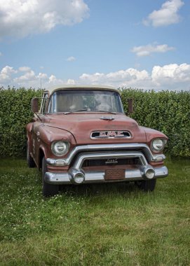 Leicestershire, İngiltere - 03 Haziran 2018: Vintage Gmc pikap, sıçan bak, 1958 yaklaşık