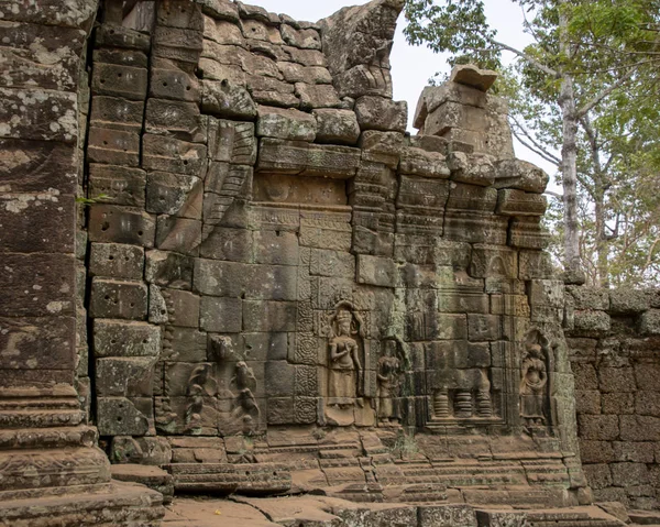 Camboja Phrom Março 2018 Templo Parcialmente Recuperado Selva Muitas Ruínas — Fotografia de Stock