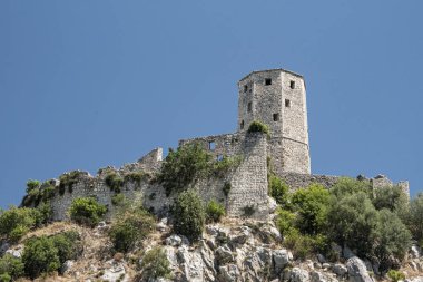 Kula, Poitelj köyüne bakan Silo şeklinde bir kaledir. Neretva vadisindeki olası müdahalelerine karşı muhafız olarak bekçi ve askeri ev için kullanılır.