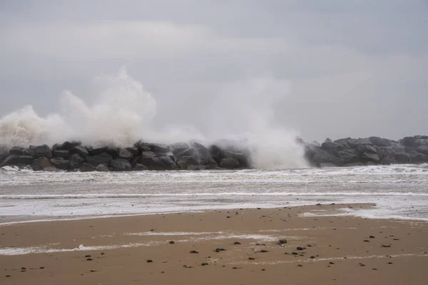 Overstrand Norfolk Março 2018 Costa Britânica Sendo Atingida Pela Tempestade — Fotografia de Stock