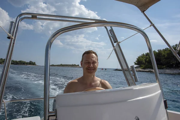 Κροατία Hvar Ιουνίου 2018 Άνθρωπος Την Οδήγηση Μια Βάρκα Ταχύτητα — Φωτογραφία Αρχείου