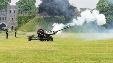 104 Alay Kraliyet Topçu ateş bir 21 Gun selam
