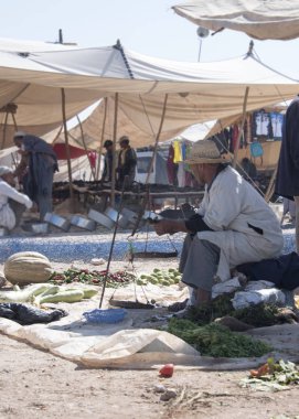 Berber pazarında çiftçi