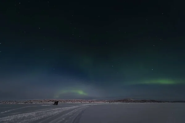 Финляндия Хельсинки Январь 2019 Туриста Фотографируют Смотрят Северное Сияние Через — стоковое фото