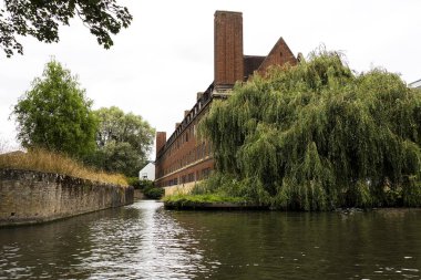 Lutyens binasının geri, Magdalene Koleji