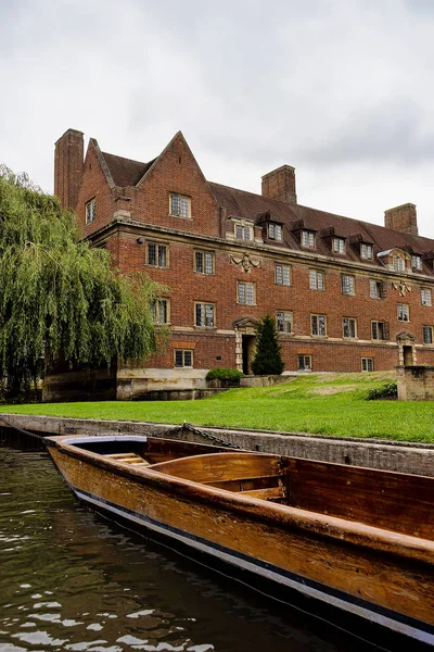 Magdalene College come sembrano dal fiume Cam , — Foto Stock