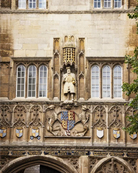 Cambridge August 2018 Trinity College King Henry Viii Holding Chair — Stock Photo, Image