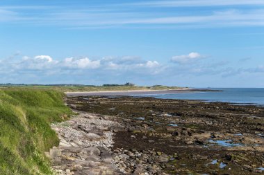 Bamburgh Kalesi kıyıdan görüntülendi