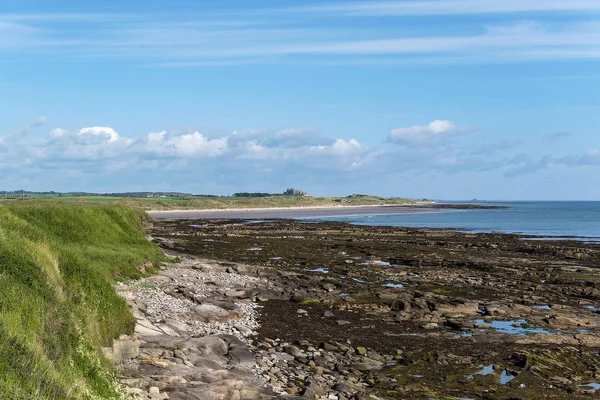 Bamburgh Kalesi kıyıdan görüntülendi