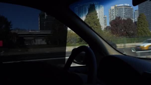 2018年10月 白天的交通 城市的街道 — 图库视频影像