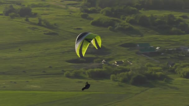 Parapente Volando Corriente Aire — Vídeo de stock