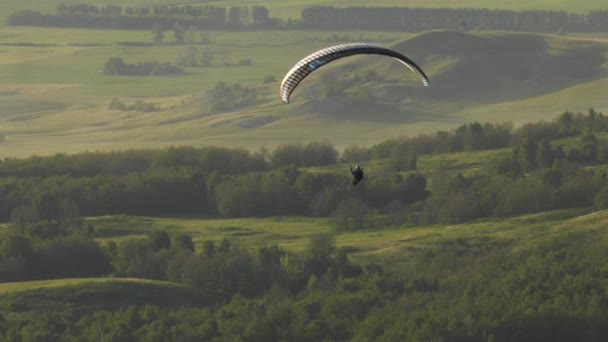 Gleitschirm Fliegt Luftstrom — Stockvideo