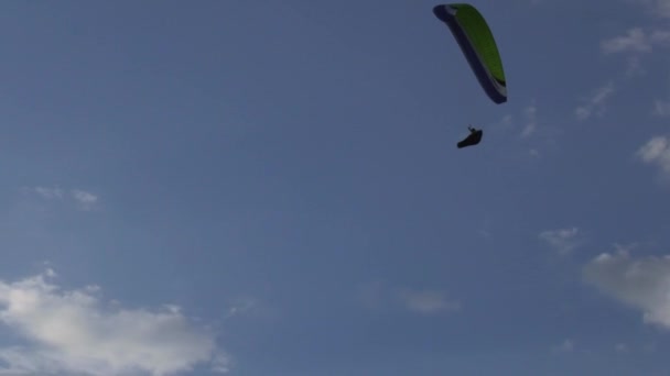 Parapente Volando Corriente Aire — Vídeo de stock