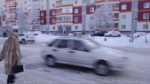 Surgut City Winter Street Traffic — Stock Video