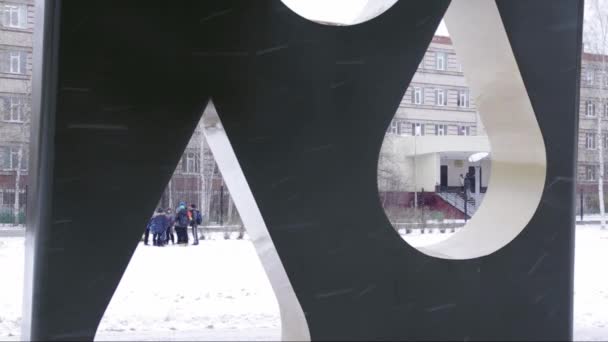 Сургут Памятник Нефтяникам — стоковое видео
