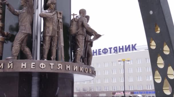 Surgut Monumento Los Trabajadores Petroleros — Vídeos de Stock