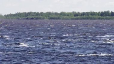 Surgut versite. Nehir limanı.