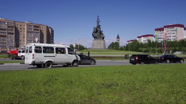 Сургут Памятник Основателям Города — стоковое видео