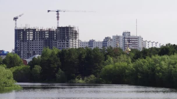 Surgut Parque Outro Lado Saima Vista Para Novos Edifícios — Vídeo de Stock