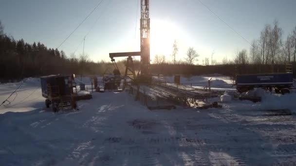 Petrol Kuyusu Onarım Kışın Havadan Görünümü — Stok video