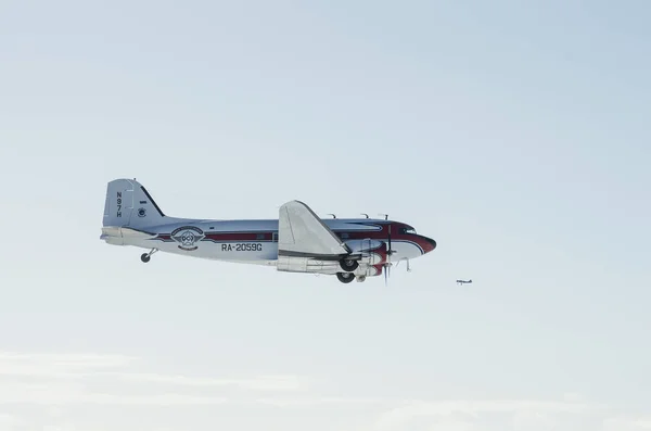 Flugzeug Douglas Flug — Stockfoto