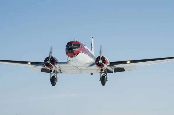 Flugzeug Douglas Flug — Stockfoto