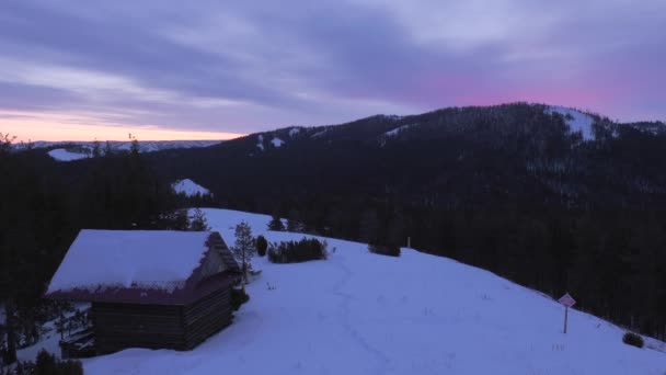 Montanhas Urais Inverno Dawn Cabana Topo Montanha — Vídeo de Stock